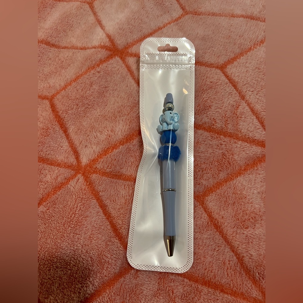 🐘New🐘 Hand Beaded Elephant Pen ✨